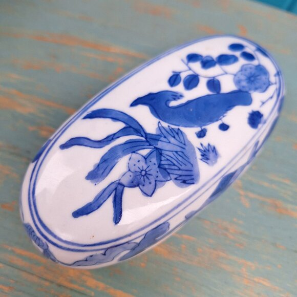 Vintage Porcelain Box Chinoiserie Blue and White Bird Lid Handmade Glass Ceramic - Picture 3 of 17